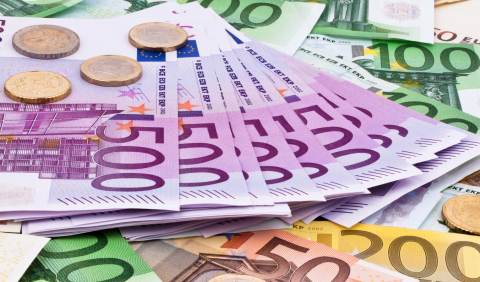 Zhvleresohet euro: Perfitojne bleresit e valutes, humbasin eksportuesit